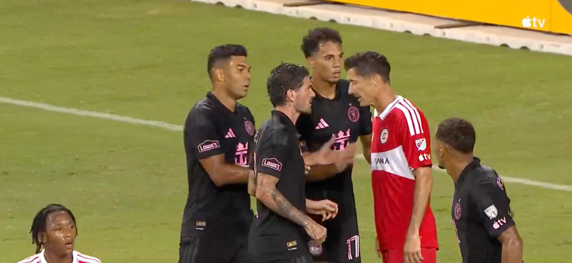 “¿Quién sos, bobo?”: De Paul encara a Lewandowski y le presume su Copa del Mundo en la MLS